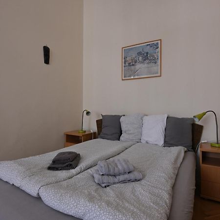 A Quiet Place In The Heart Of The City Budapest Exterior photo