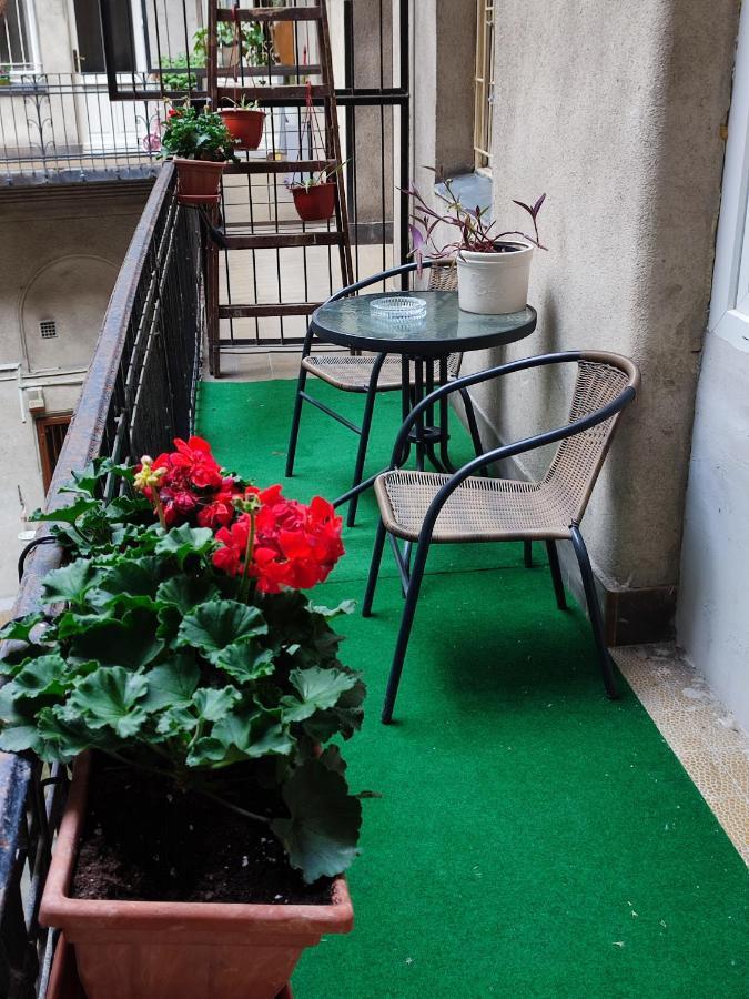A Quiet Place In The Heart Of The City Budapest Exterior photo