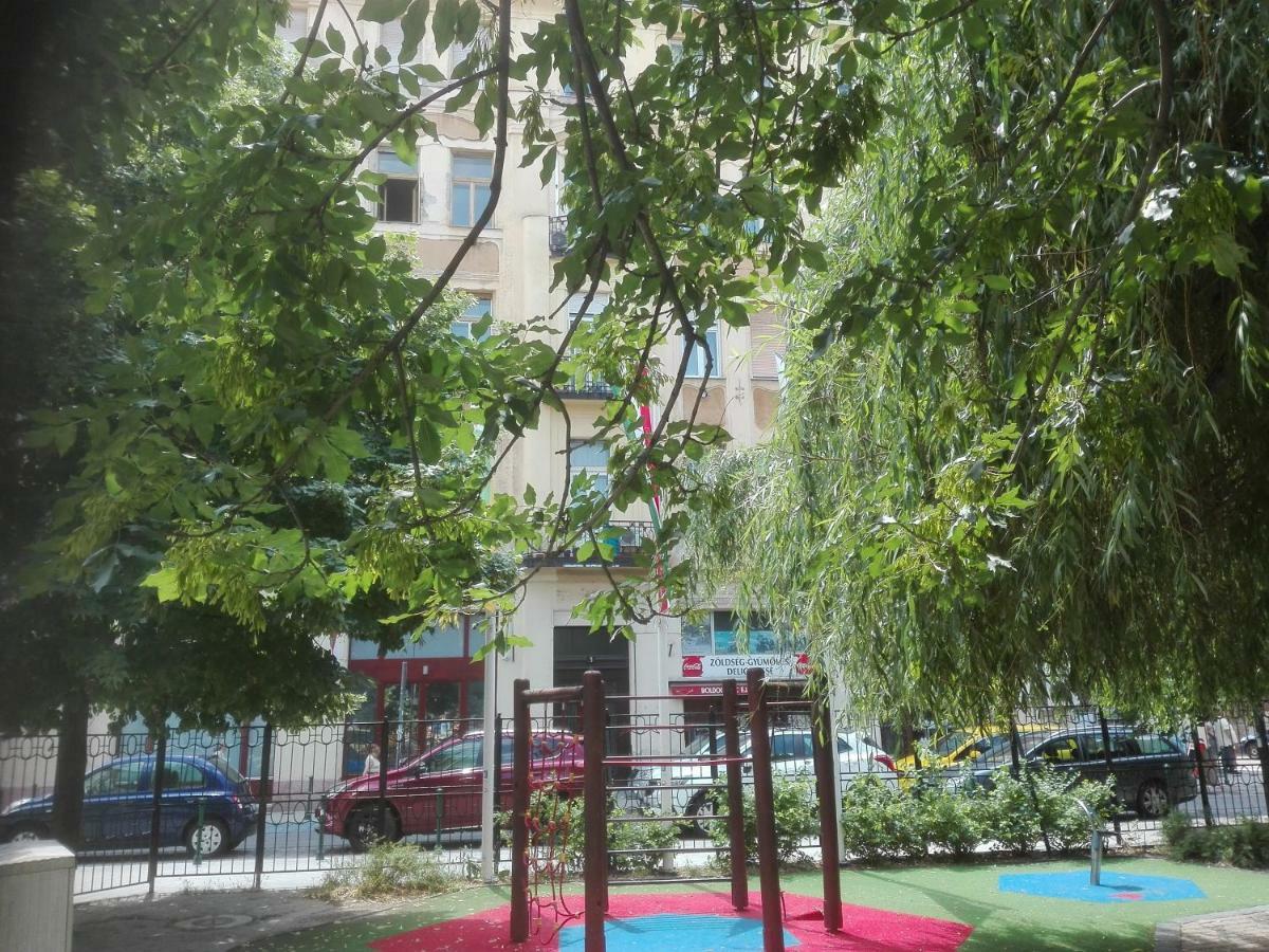 A Quiet Place In The Heart Of The City Budapest Exterior photo